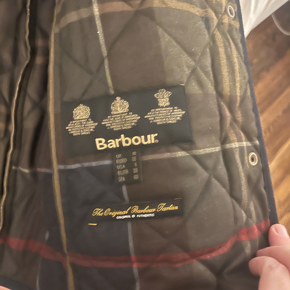 Barbour Women’s Jacket Size 8, single layer. Great condition hardly worn. - Picture 4 of 4